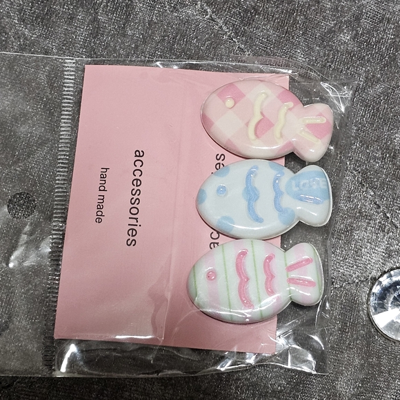 Colorful Fish Hair Clips - Picture 2 of 3